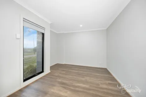 Property photo of 14 Plantation Walk Deanside VIC 3336