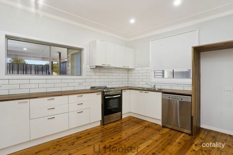 30 Warners Bay Rd, Warners Bay, NSW 2282