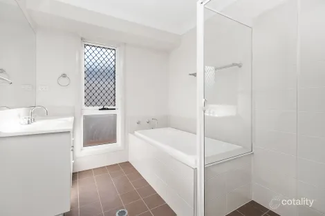 Property photo of 4 Tooroong Road Fern Bay NSW 2295