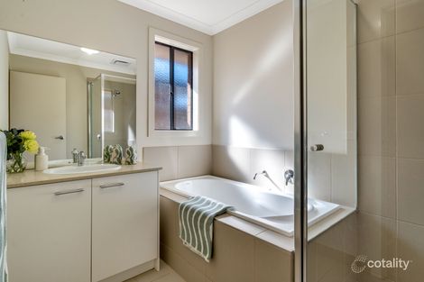 Property photo of 31 Berry Saltbush Drive Wallan VIC 3756