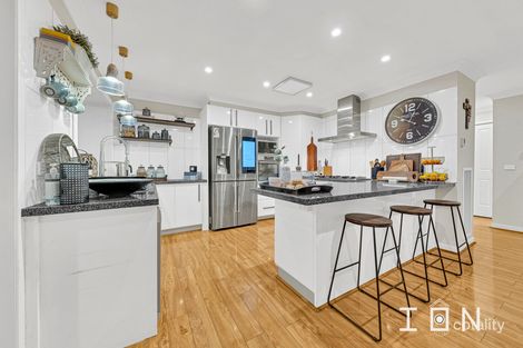 Property photo of 33 George Chudleigh Drive Hallam VIC 3803