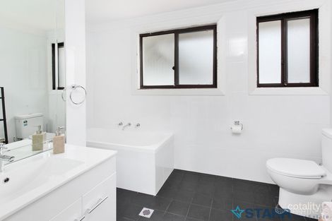 Property photo of 11 Lamming Place St Marys NSW 2760