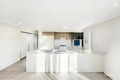Property photo of 4 Dawes Crescent Urraween QLD 4655