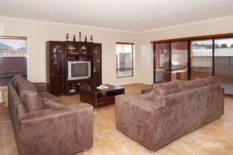 Property photo of 1 St Cloud Green Craigieburn VIC 3064