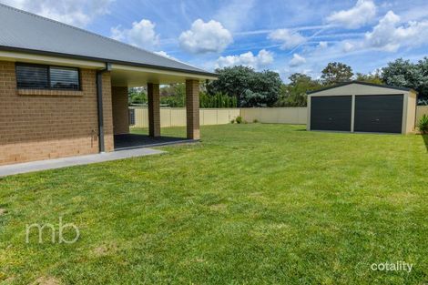 Property photo of 2 Lantana Place Orange NSW 2800