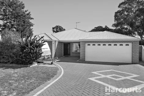 Property photo of 11 Scrubbird Court Greenfields WA 6210