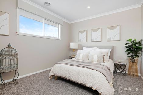 Property photo of 8 Canal Avenue Berwick VIC 3806