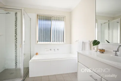 Property photo of 5 Greenpark Lane Haywards Bay NSW 2530