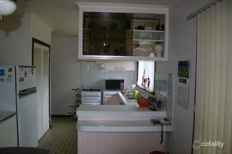 Property photo of 4 Anna Court Sale VIC 3850