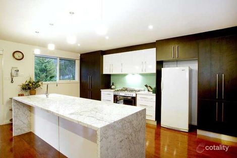Property photo of 3 Honey Myrtle Rise Eltham North VIC 3095