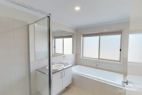 Property photo of 232 Casey Fields Boulevard Cranbourne East VIC 3977
