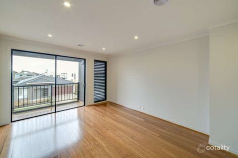 Property photo of 10 Portrait Way Coburg North VIC 3058