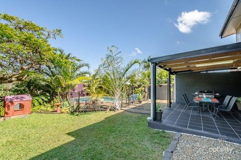 Property photo of 17 Pine Avenue West Gladstone QLD 4680