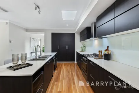 Property photo of 12 Northam Green Derrimut VIC 3026