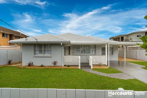 13 Landsborough Ave, Scarborough, QLD 4020