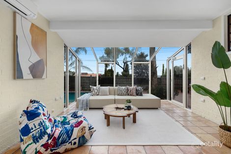 Property photo of 32 Heatherlea Drive Wheelers Hill VIC 3150