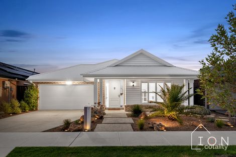 9 Parakeet St, Clyde North, VIC 3978