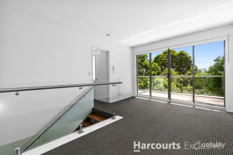 Property photo of 8 Ferntree Place Epping NSW 2121