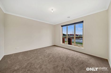 Property photo of 11 Hunt Way Pakenham VIC 3810