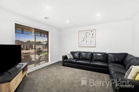 Property photo of 8 Jarrahwood Place Waurn Ponds VIC 3216