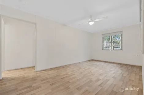 Property photo of 9 Bishop Road Beachmere QLD 4510
