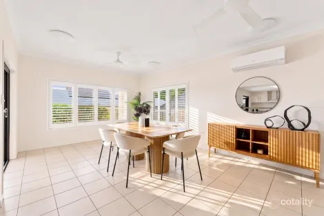 Property photo of 16 Hussar Close Kanimbla QLD 4870