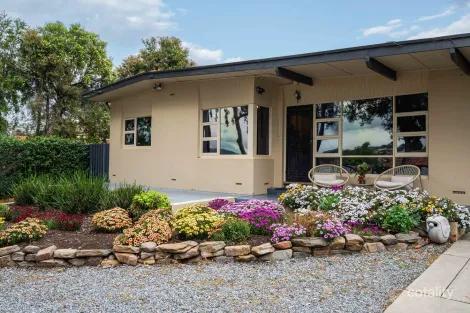 11 DENHAM DR, VALLEY VIEW, SA 5093
