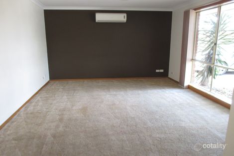 Property photo of 2 Bluegum Way Hampton Park VIC 3976