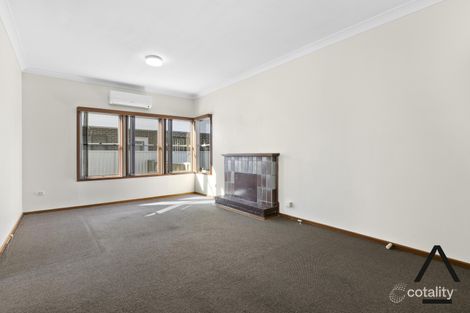 Property photo of 8 Anzac Mews Wattle Grove NSW 2173