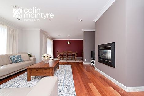Property photo of 7 Sweetgum Place Jerrabomberra NSW 2619
