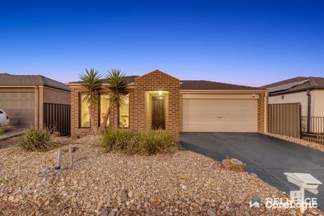 Property photo of 5 Woburn Crescent Manor Lakes VIC 3024