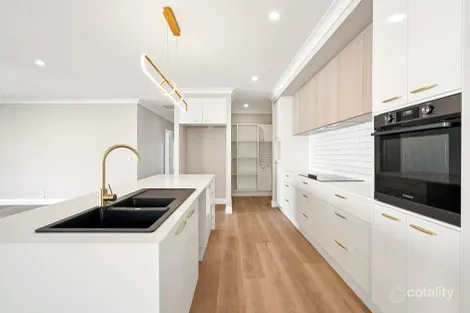 Property photo of 5 Foxwedge Close Beaudesert QLD 4285