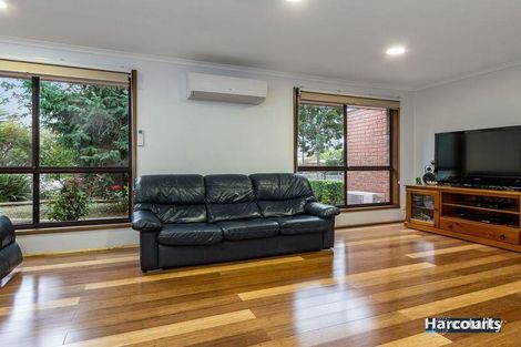 Property photo of 8 Humphreys Way Rowville VIC 3178