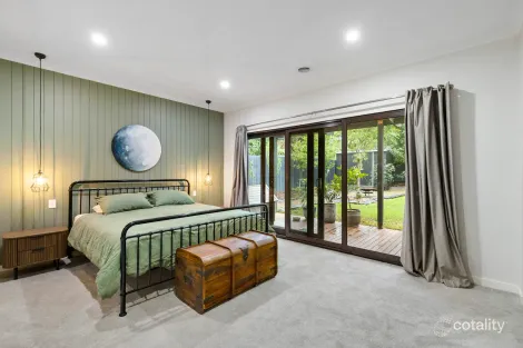 Property photo of 33 Hull Road Croydon VIC 3136