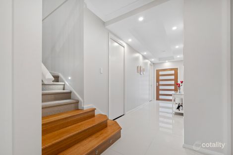 Property photo of 19 Lorimer Crescent Elderslie NSW 2570