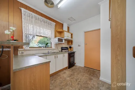 Property photo of 8 Lucerne Grove Findon SA 5023