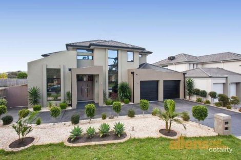 3 Lake King Cir, Waterways, VIC 3195