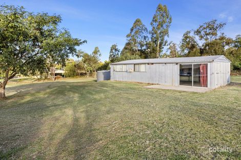 8 Lobwein St, Meringandan West, QLD 4352