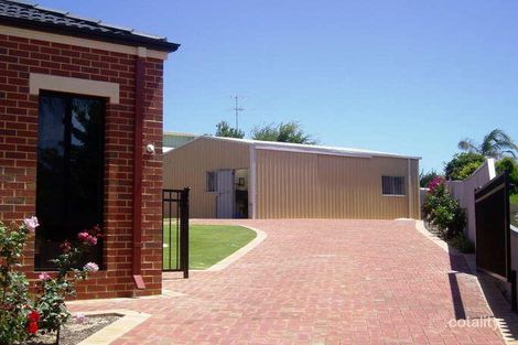 Property photo of 4 Muirfield Court Halls Head WA 6210