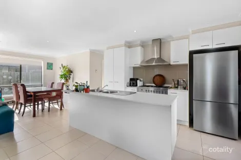 Property photo of 18 Mopane Circuit Wyndham Vale VIC 3024