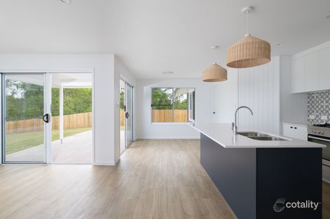 10 Leaders Ct, Jones Hill, QLD 4570