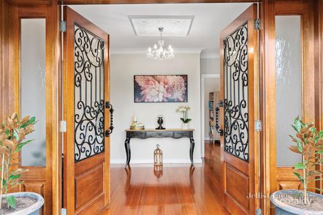 Property photo of 64 Glenair Street Templestowe Lower VIC 3107