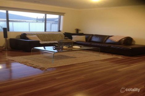 Property photo of 13 Morgan Way Pakenham VIC 3810