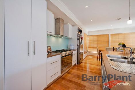 Property photo of 23 Ladybird Crescent Point Cook VIC 3030