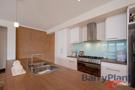 Property photo of 23 Ladybird Crescent Point Cook VIC 3030