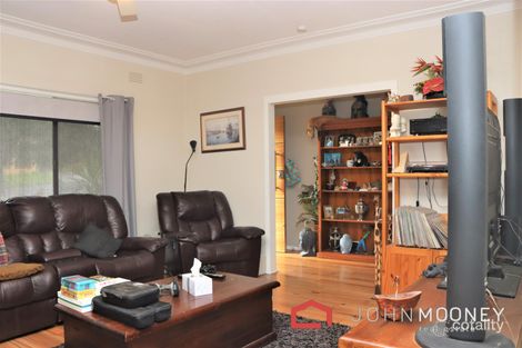 Property photo of 12 Koora Place Mount Austin NSW 2650