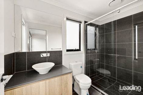 Property photo of 20 Collie Walk Sunbury VIC 3429