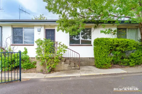 Property photo of 2/16 Wilgabar Way Karabar NSW 2620