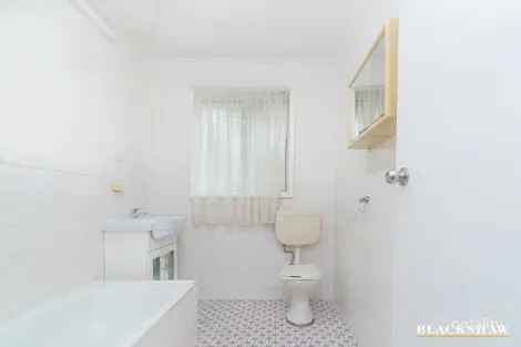 Property photo of 2/16 Wilgabar Way Karabar NSW 2620