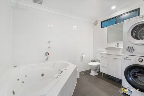 Property photo of 15 Murrumbong Road Summerland Point NSW 2259